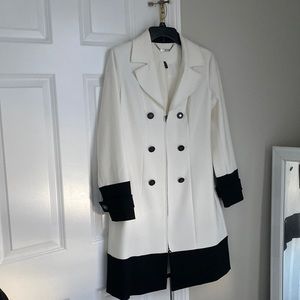 Elegant White House Black Market two tone coat